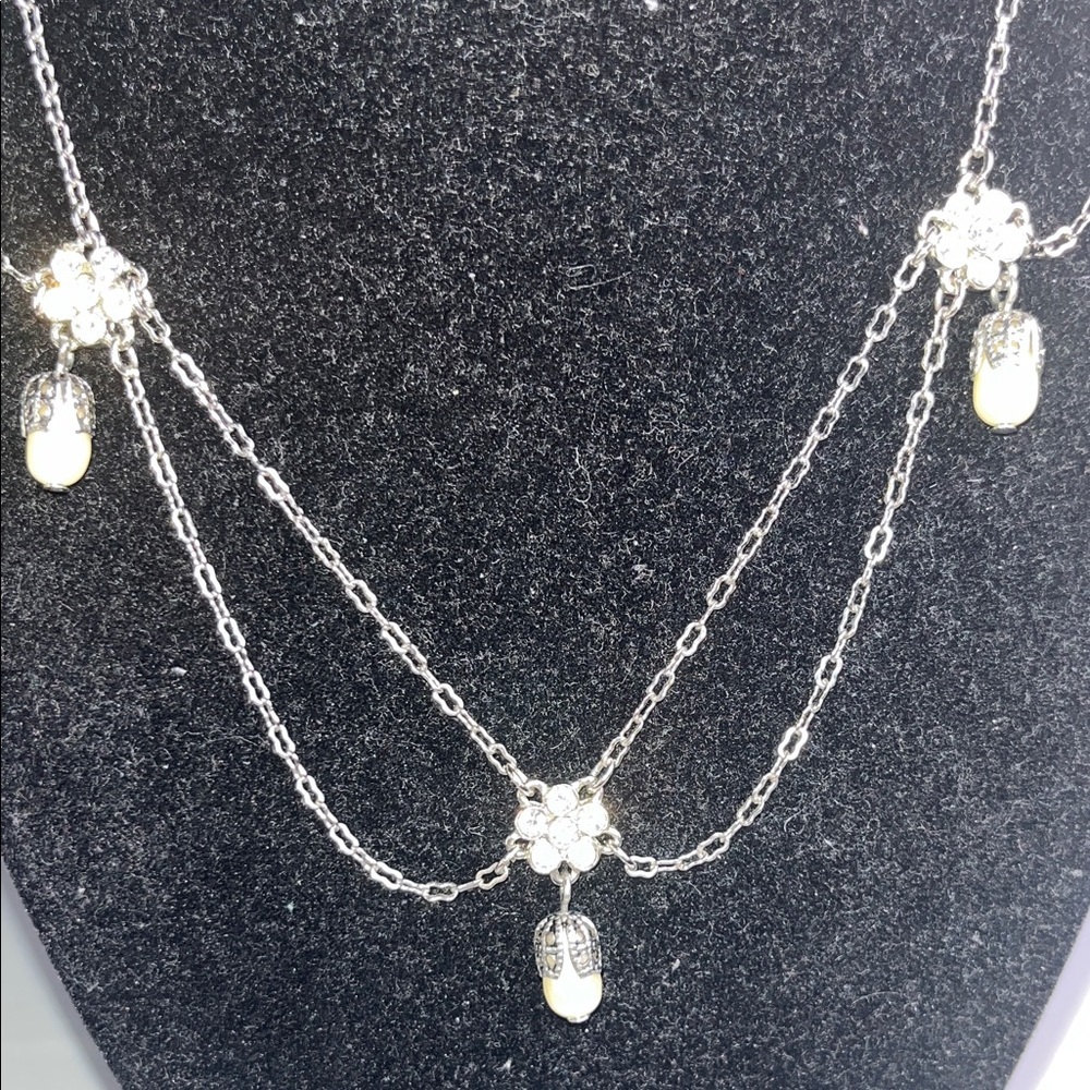 Victorian style Silver Necklace with pearls & rhinestones - Picture 3 of 5